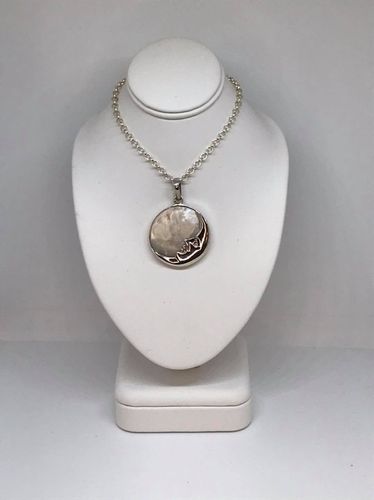 Mother Of Pearl Round Moon 925 Silver Pendant