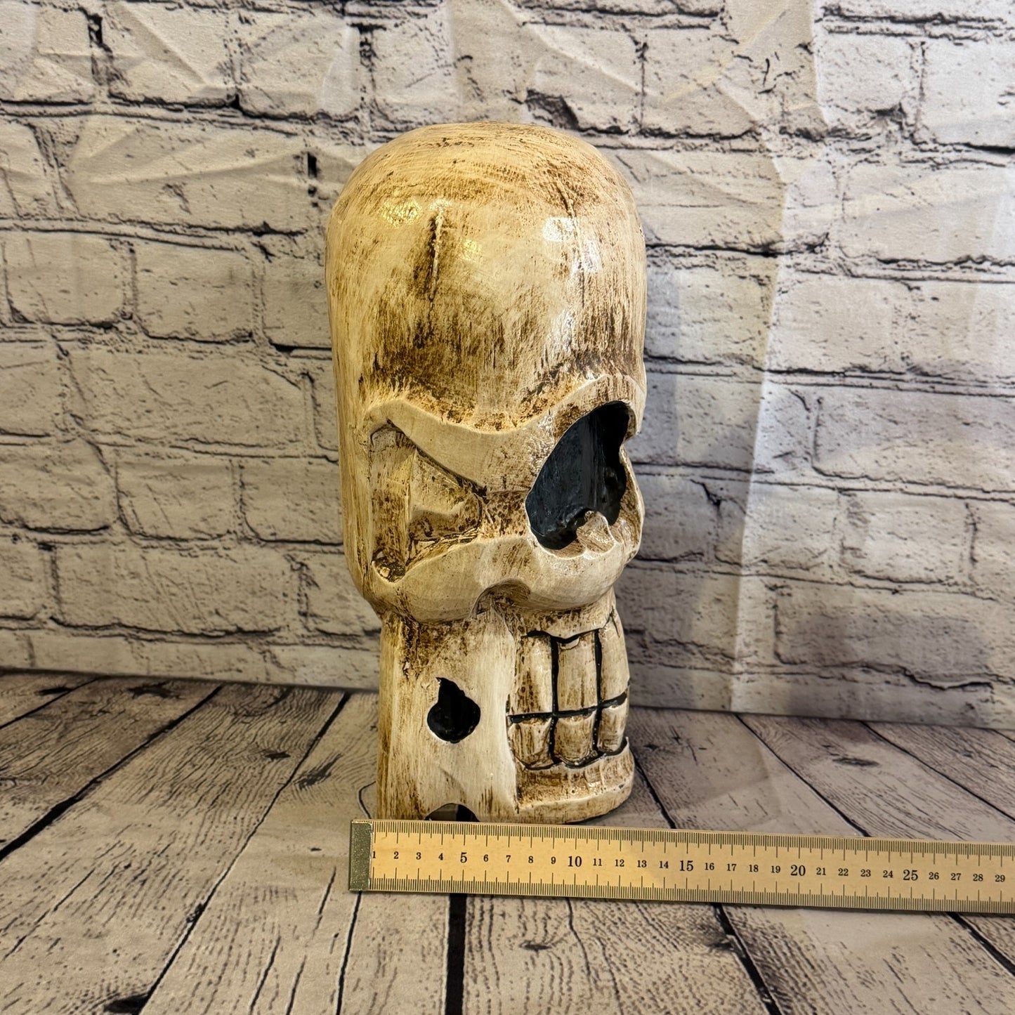 30cm x 15cm Single Skull Round Wooden Statue Coffee Bar Restaurant Garden Pub7