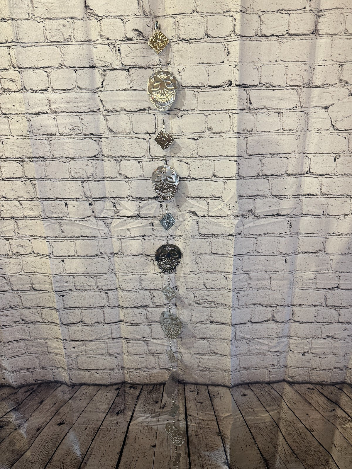 Aluminium Stamped Sitting Skull String Wall & Door Hangings for Home Decoration4