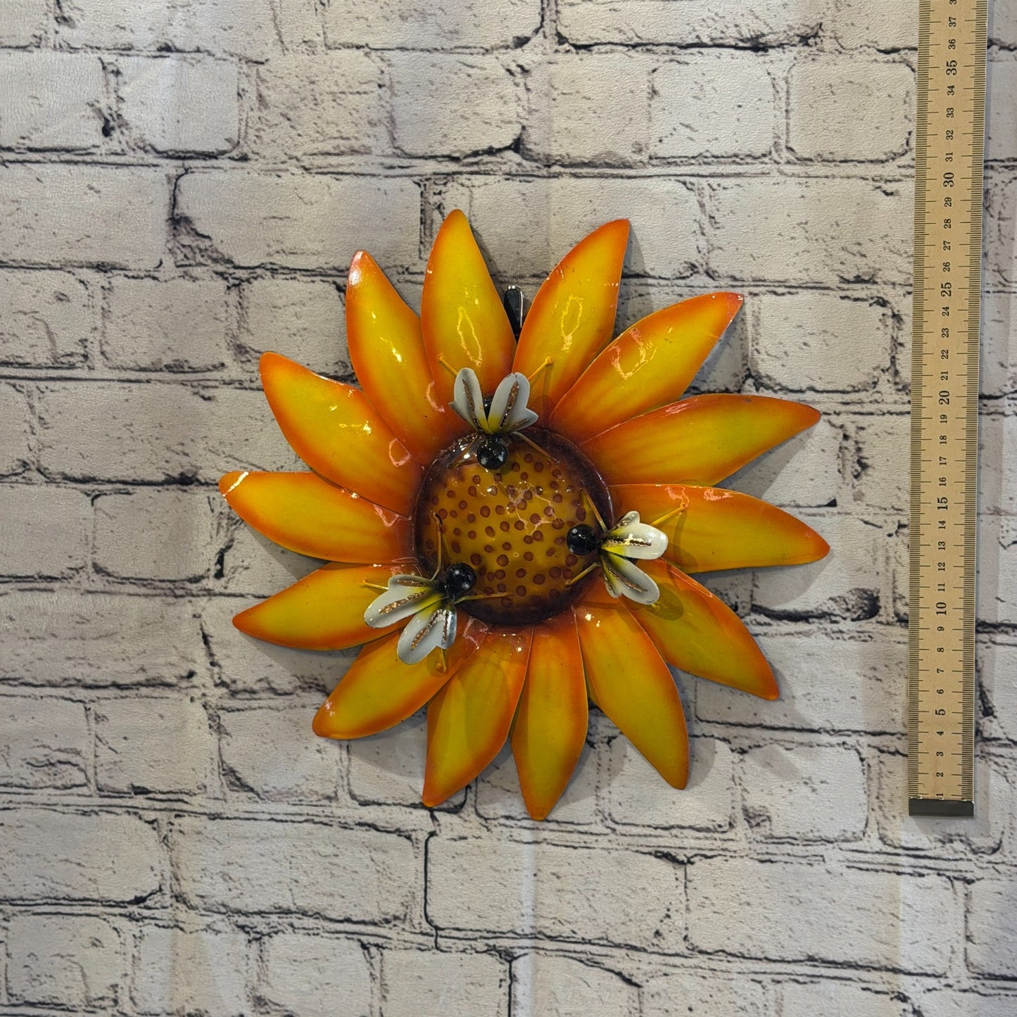 30cm x 30cm Colourful Sunflower Bees Bee Metal Tin Wall Hanging Ornament Statue4