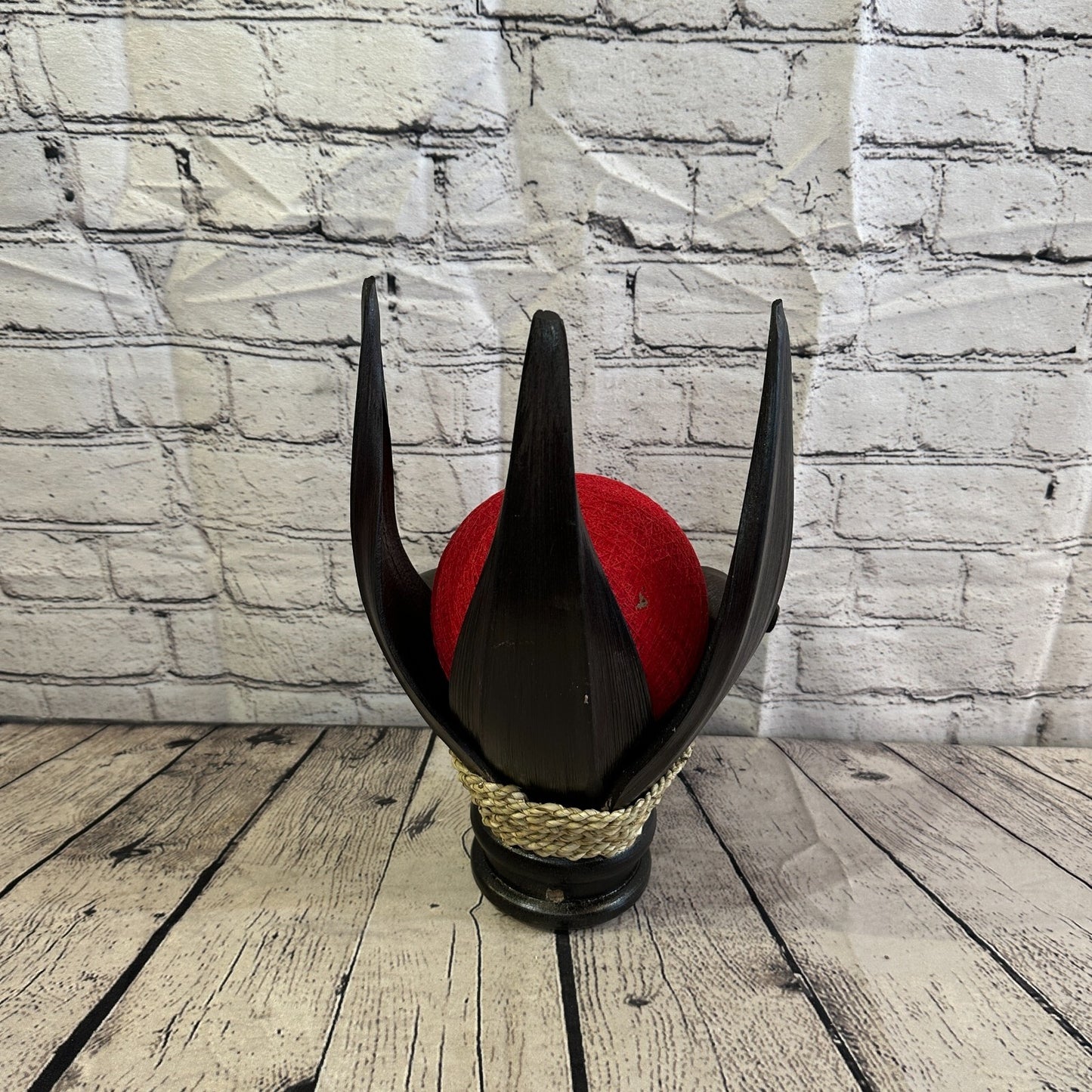 Red Dark Brown Natural 35cm Tall Leaf Lamp Twist LED UK Mains Plug Design 33