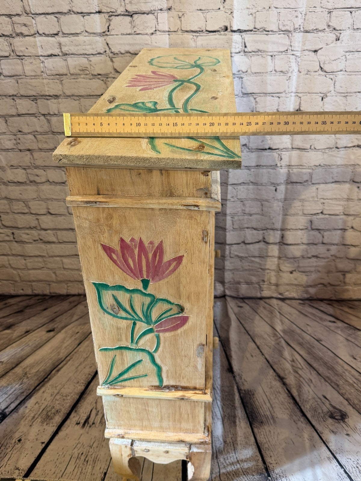 85cm x 80cm Flower 2 Door Long Wooden Side Cabinet Living Storage Furniture8