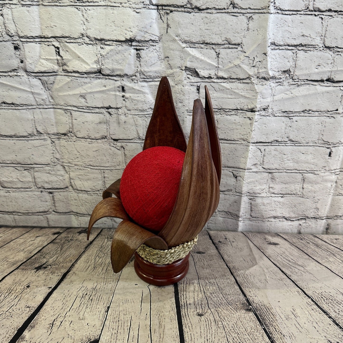Red Light Brown Natural 35cm Tall Leaf Lamp Twist LED UK Mains Plug Design 3