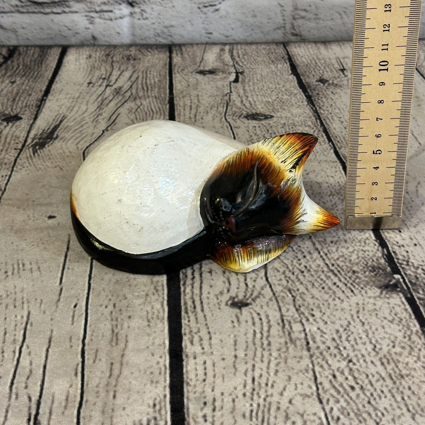 14cm Siamese Style Painted Wooden Hand Carved Snoozing Cat Sleeping Cat Wooden