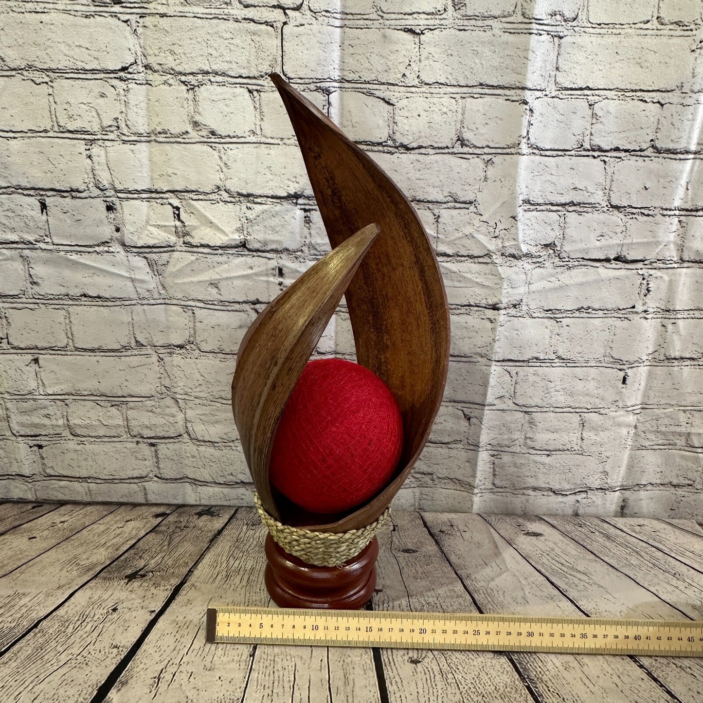 Red Light Brown Natural 55cm Tall Leaf Lamp Twist LED UK Mains Plug Design 2