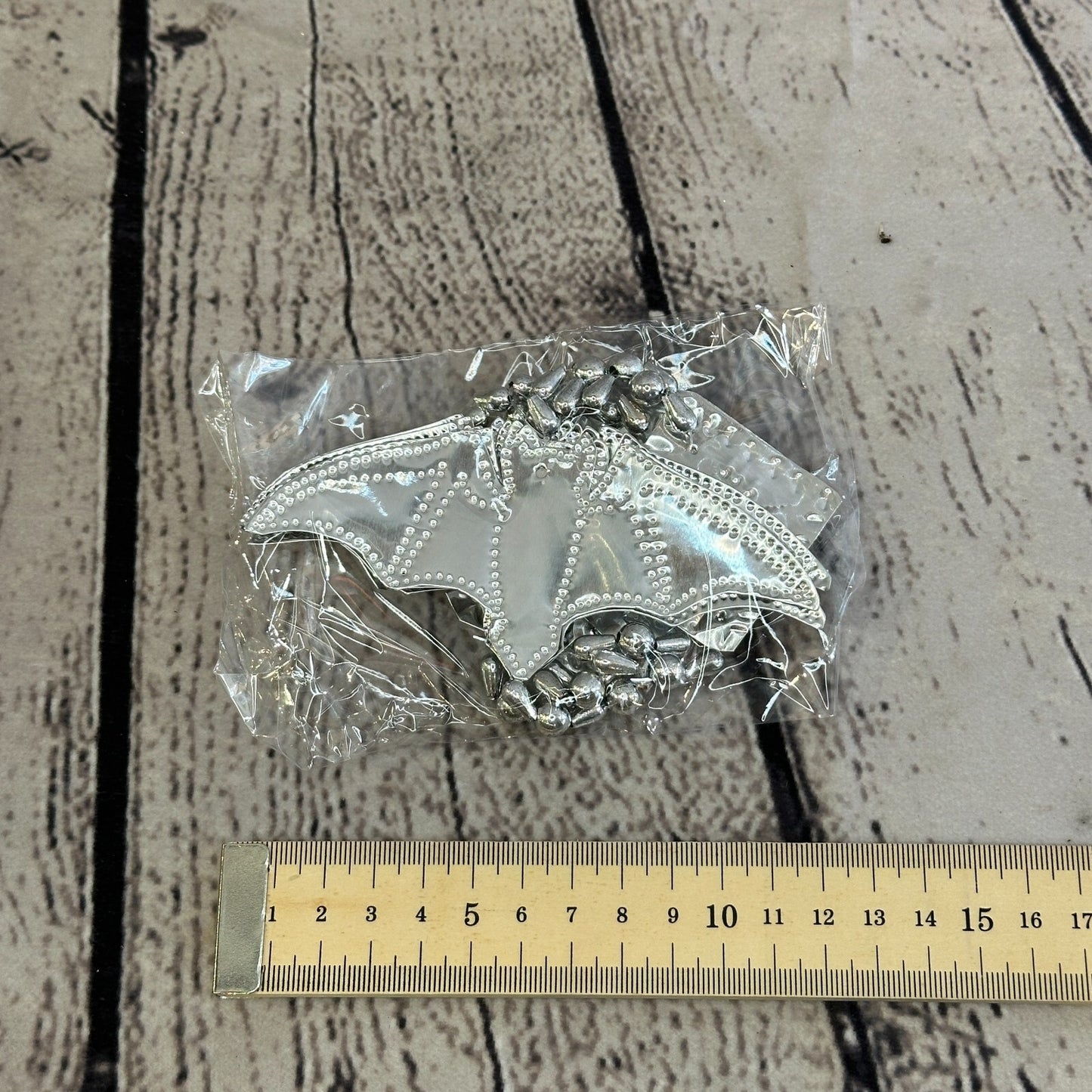 Aluminium Stamped Sitting Bat String Wall Hangings Home Decoration