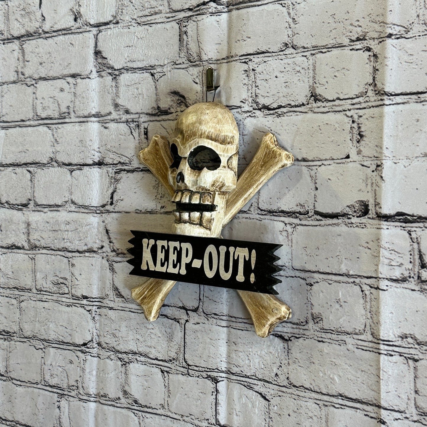 Skull & Crossbones Keep Out Pirate Sign Door Plaque 20cm x 20cm Handmade