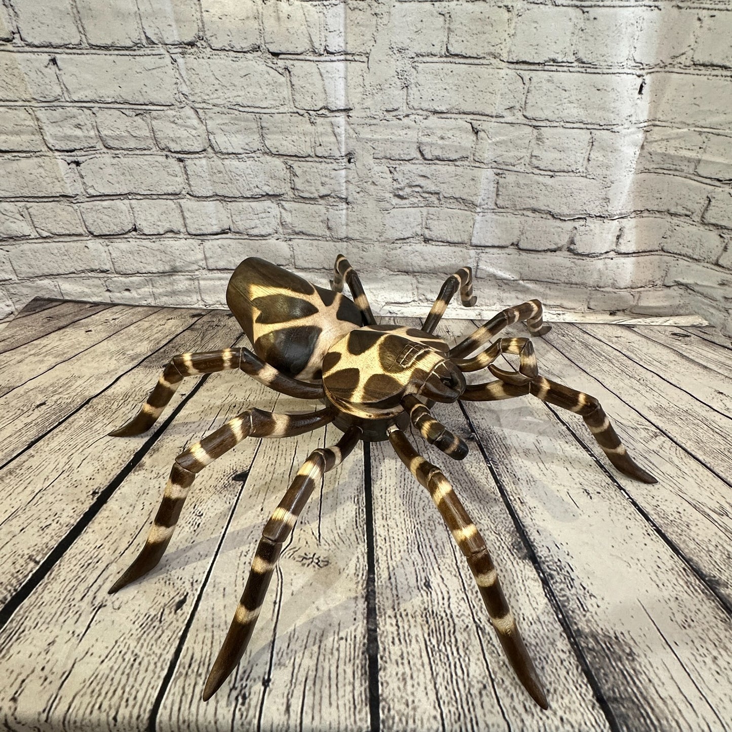 50cm x 45cm Wooden Spider Carving Hand Carved Walking Spider Tarantula Statue