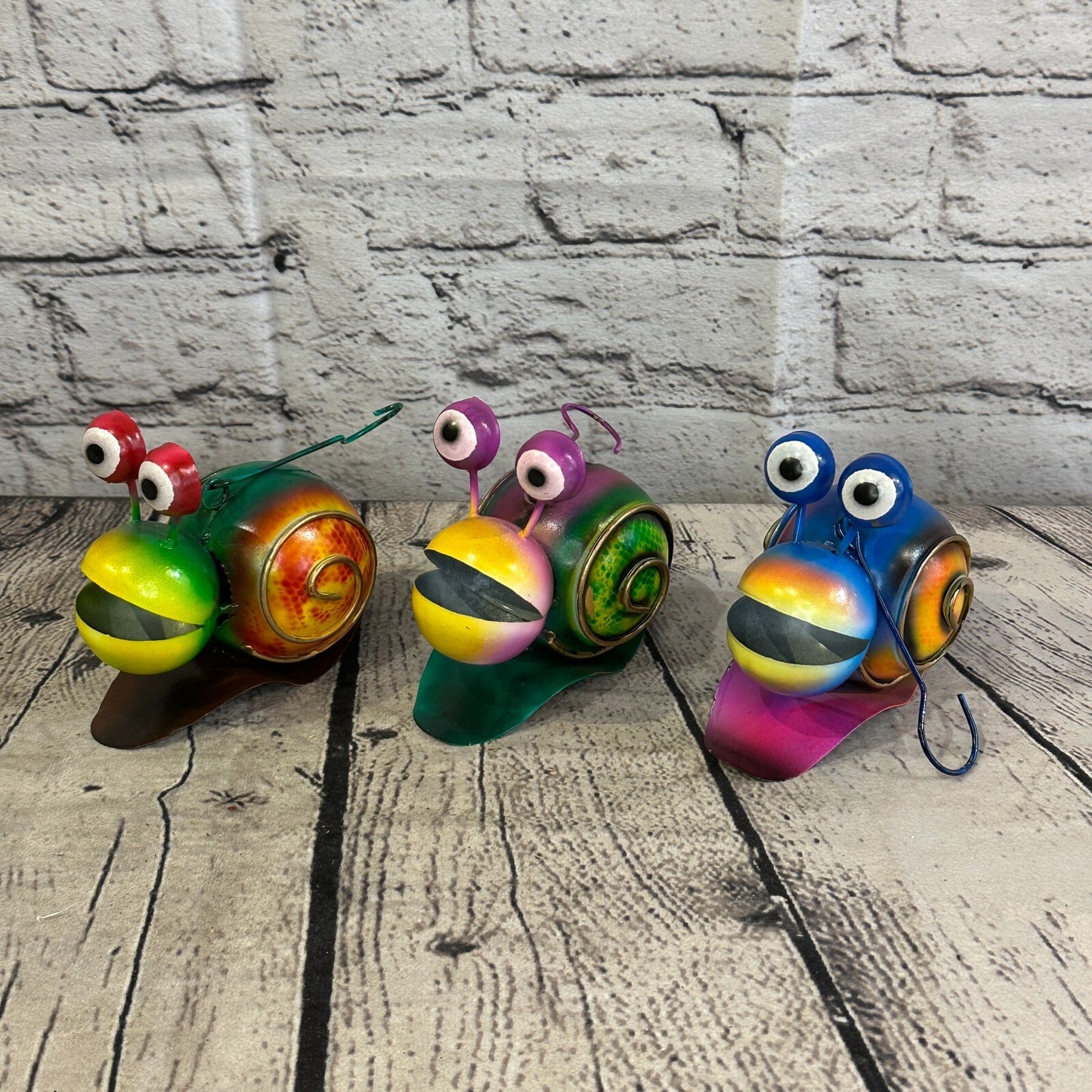 10cm x 10cm Blue Snail Bug Cartoon Hanging Hook Ornament Painted Statue