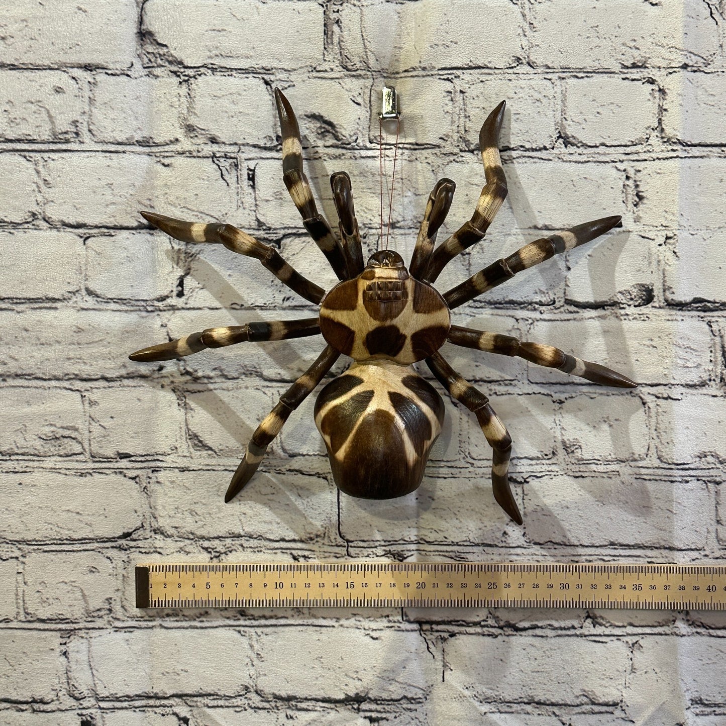 30cm x 25cm Wooden Spider Carving Hand Carved Walking Spider Tarantula Statue