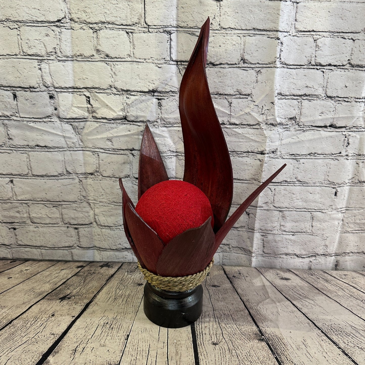Red Red Leaf Natural 50cm Tall Leaf Lamp Twist LED UK Mains Plug Design 8