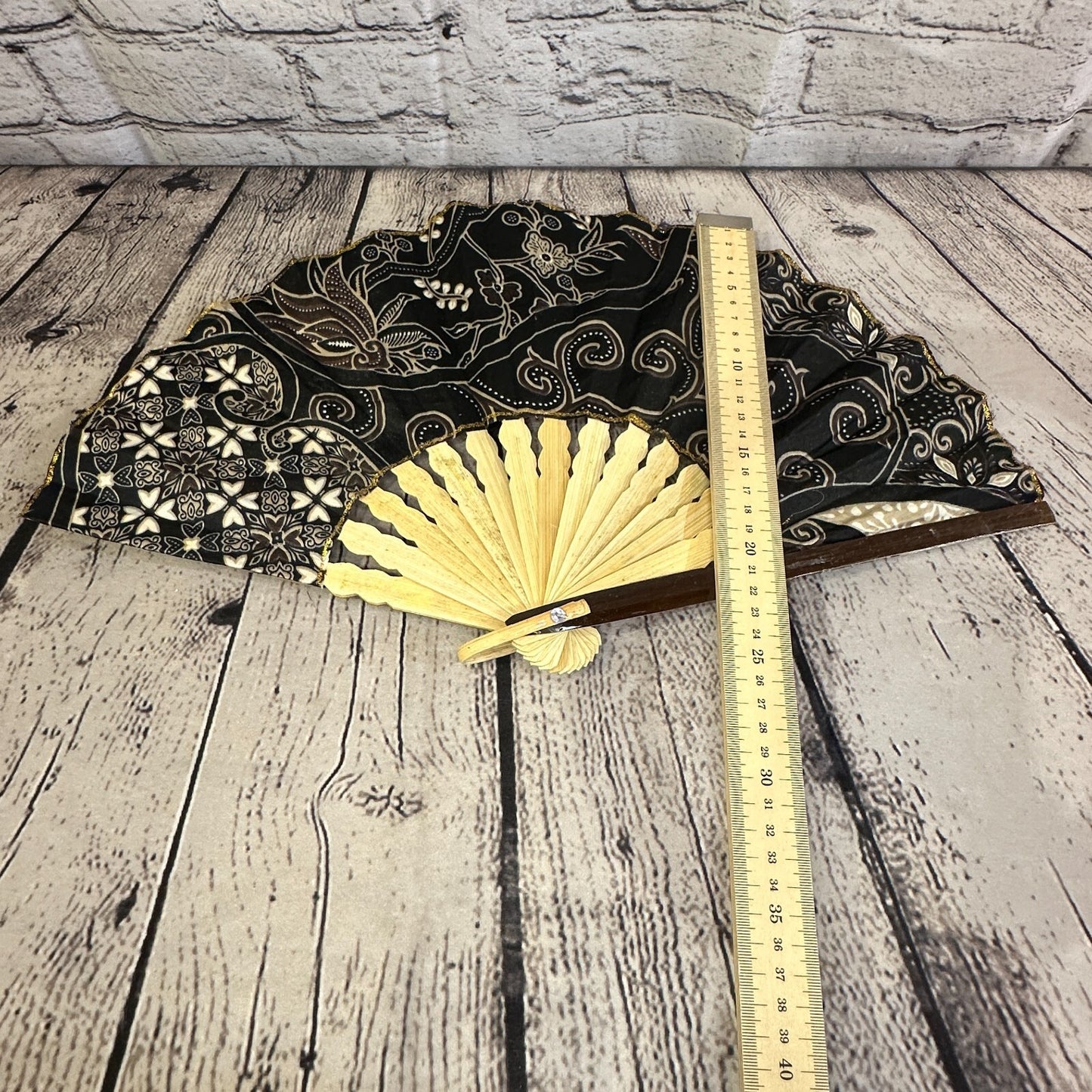 45cm x 25cm Handheld Folding Fans Fabric Fan Bamboo Dance Party Wedding Cosplay