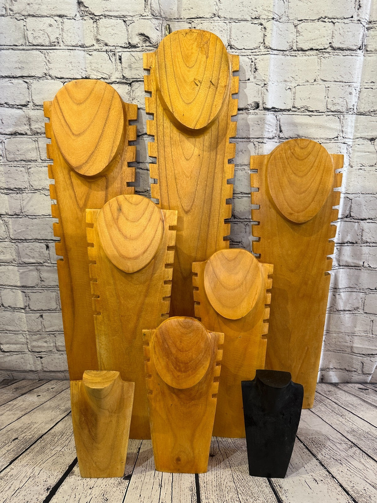 70cm Hand Carved Wooden Necklace On Base Chain Jewellery Display Stand Bust