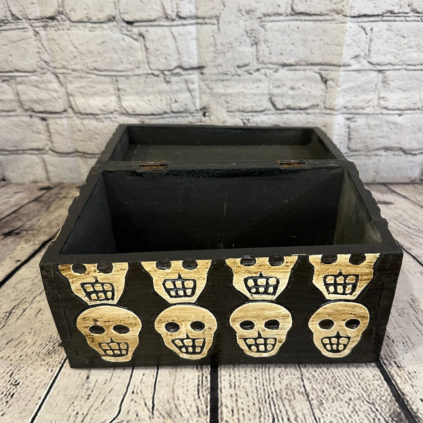 25cm x 15cm x 15cm Square Wooden Gothic Skeleton Skull Coffin Jewellery Box