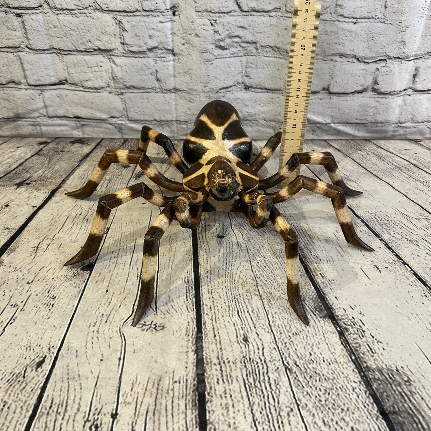 40cm x 35cm Wooden Spider Carving Hand Carved Walking Spider Tarantula Statue