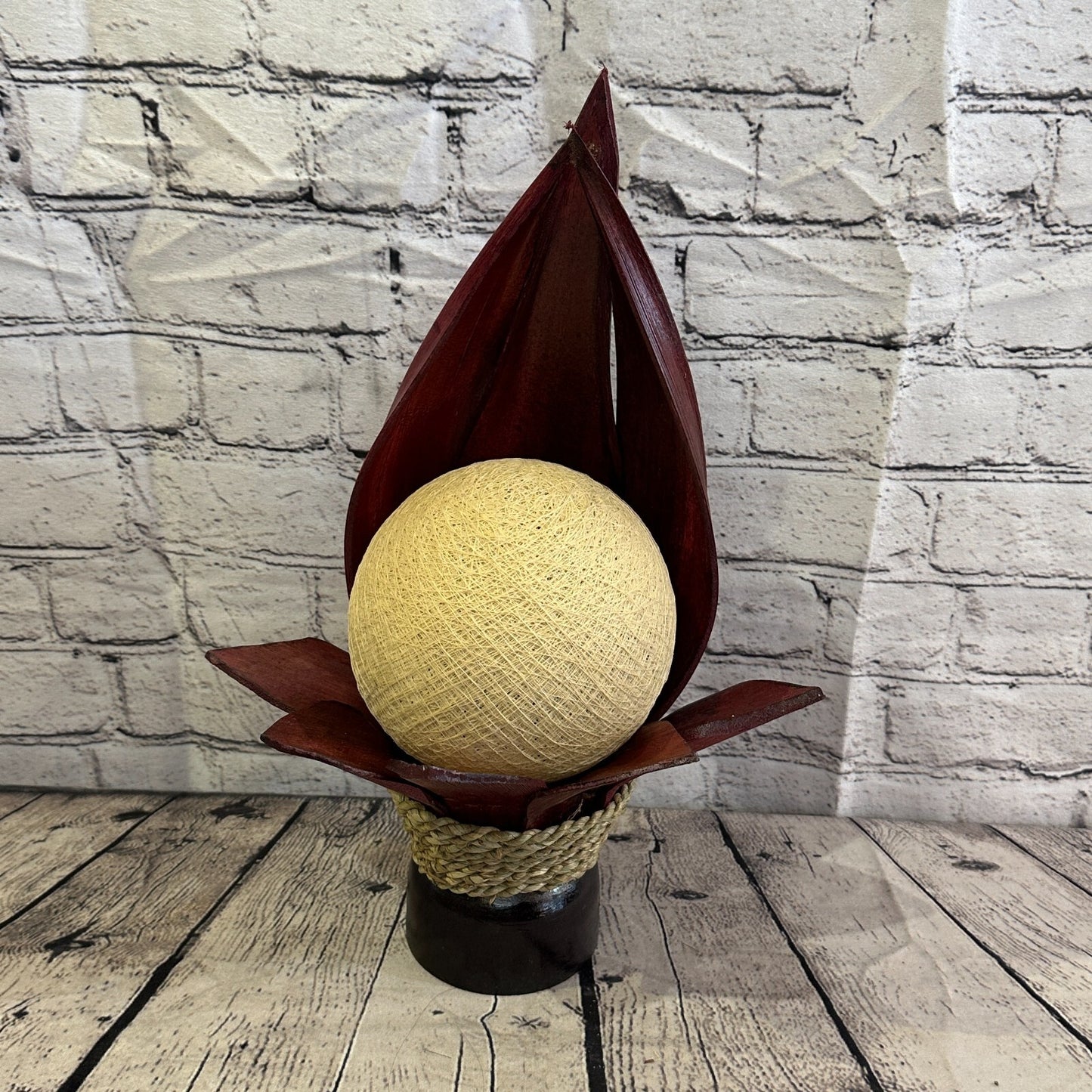 White Red Leaf Natural 40cm Tall Leaf Lamp Twist LED UK Mains Plug Design 9