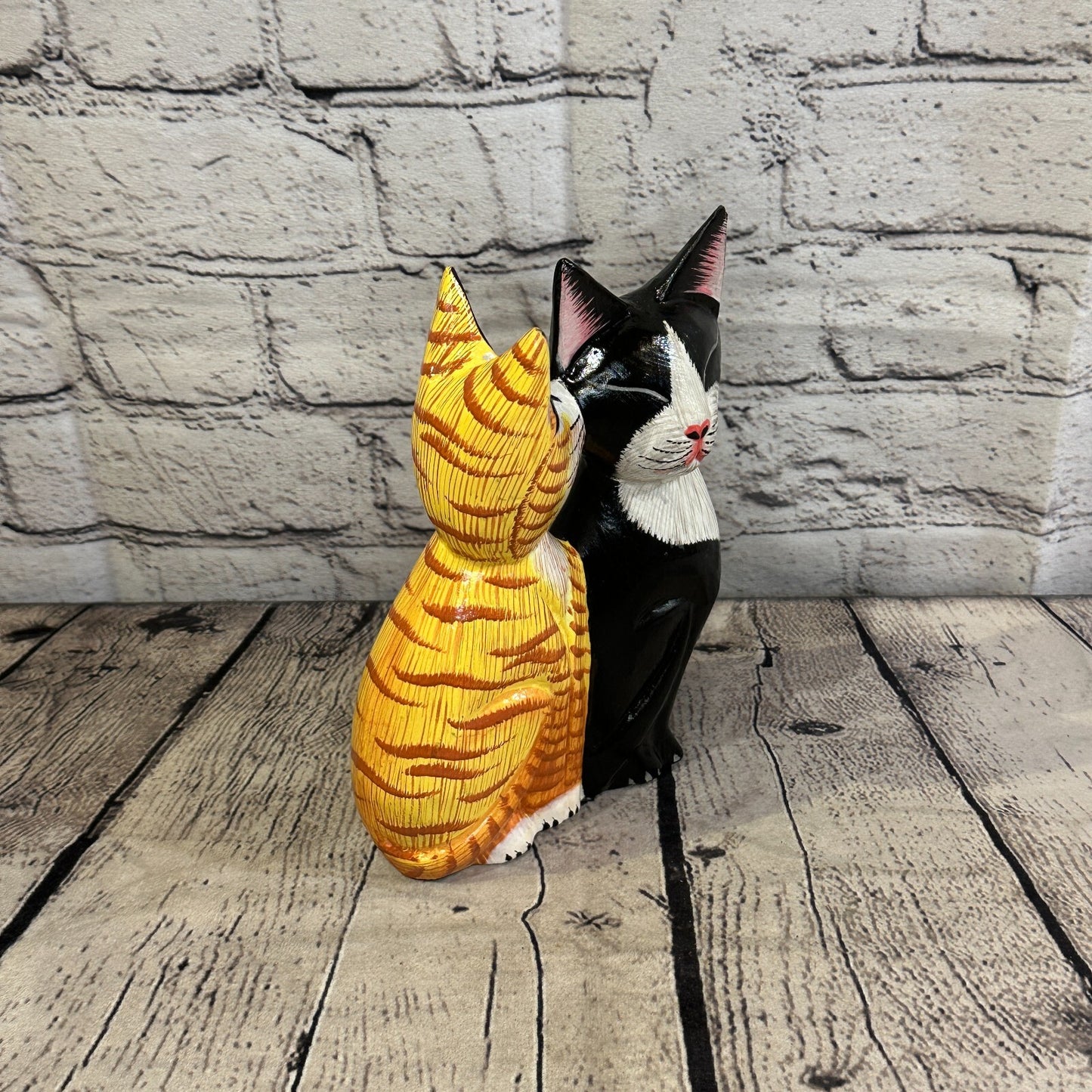 20cm x 15cm Orange / Black Style Painted Wooden Hand Carved Kissing Cat Wooden