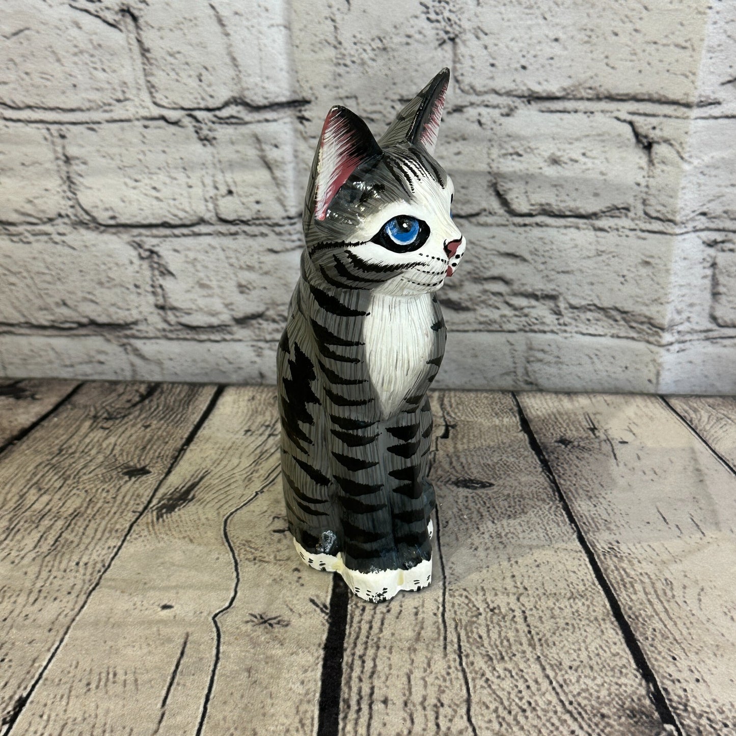 20cm x 10cm Grey & White Sitting Style Painted Wooden Hand Carved Cat Wooden