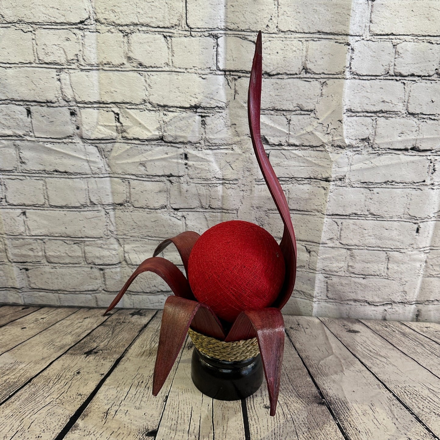 Red Red Leaf Natural 50cm Tall Leaf Lamp Twist LED UK Mains Plug Design 10