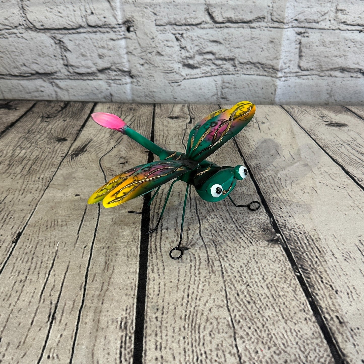 20cm x 15cm Green Dragonfly Bug Metal Tin Wall Hanging Ornament Painted Statue
