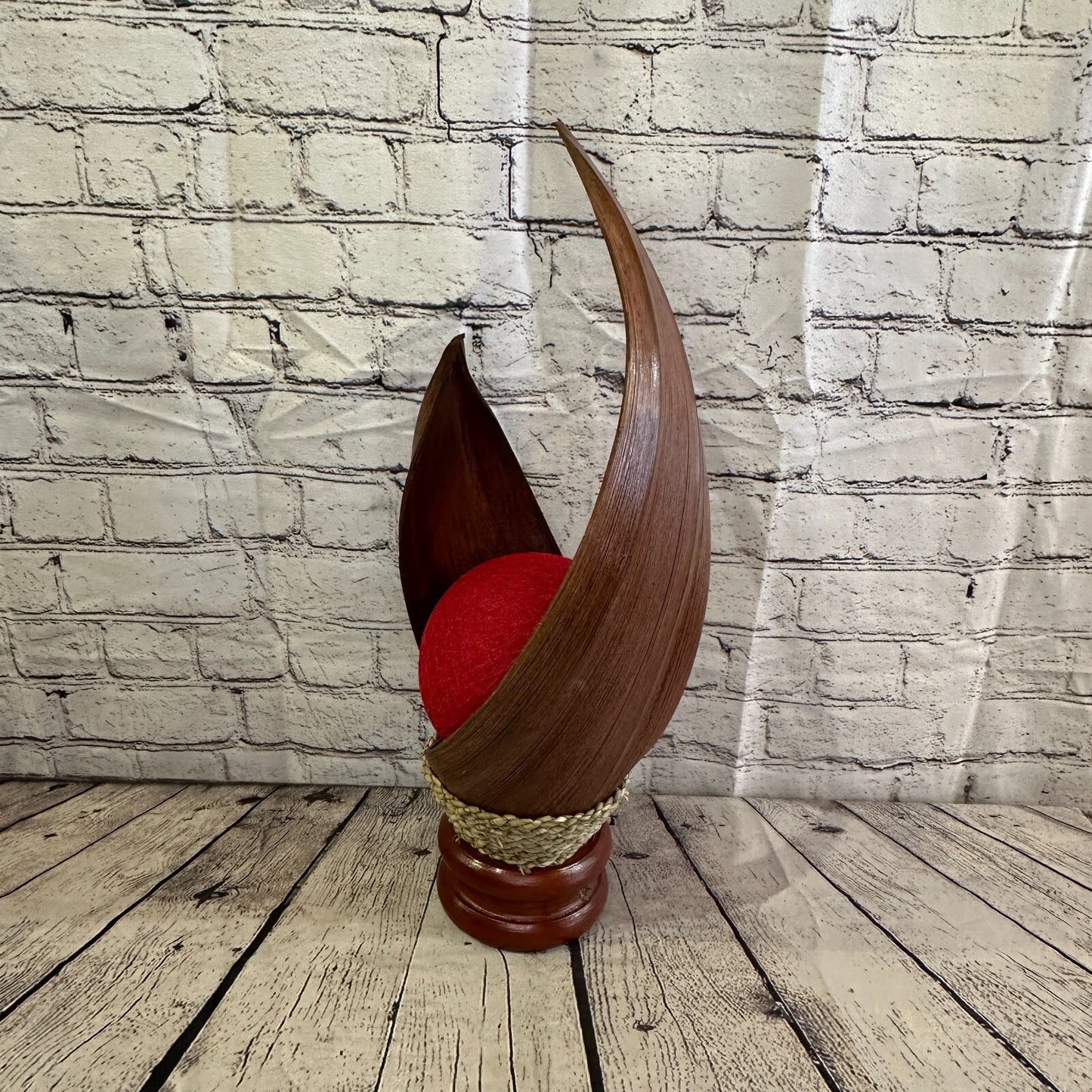 Red Light Brown Natural 55cm Tall Leaf Lamp Twist LED UK Mains Plug Design 2