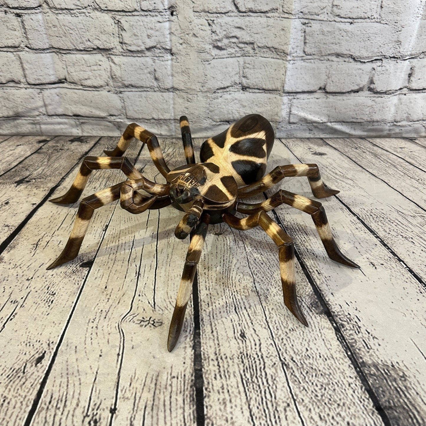 40cm x 35cm Wooden Spider Carving Hand Carved Walking Spider Tarantula Statue