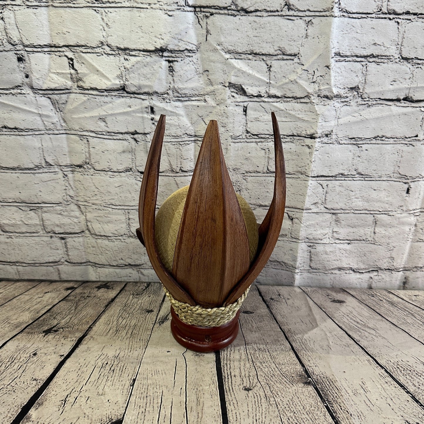 White Light Brown Natural 35cm Tall Leaf Lamp Twist LED UK Mains Plug Design 3