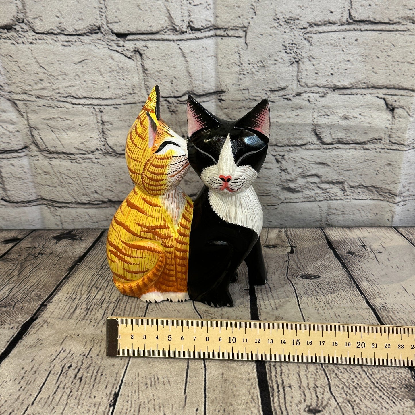 20cm x 15cm Orange / Black Style Painted Wooden Hand Carved Kissing Cat Wooden