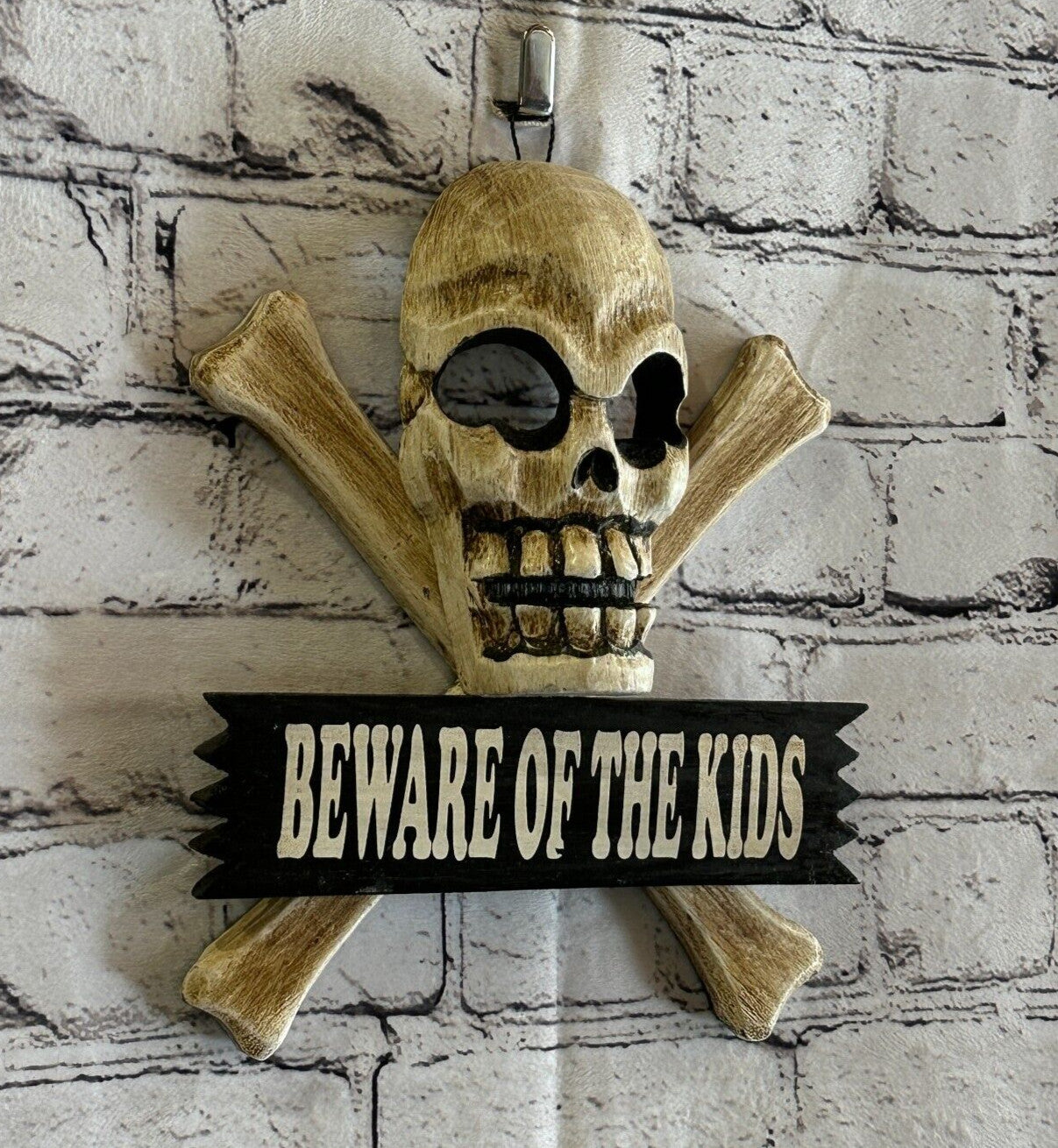 Skull Crossbones Beware Of The Kids Pirate Sign Door Plaque 20cm x 20cm Handmade