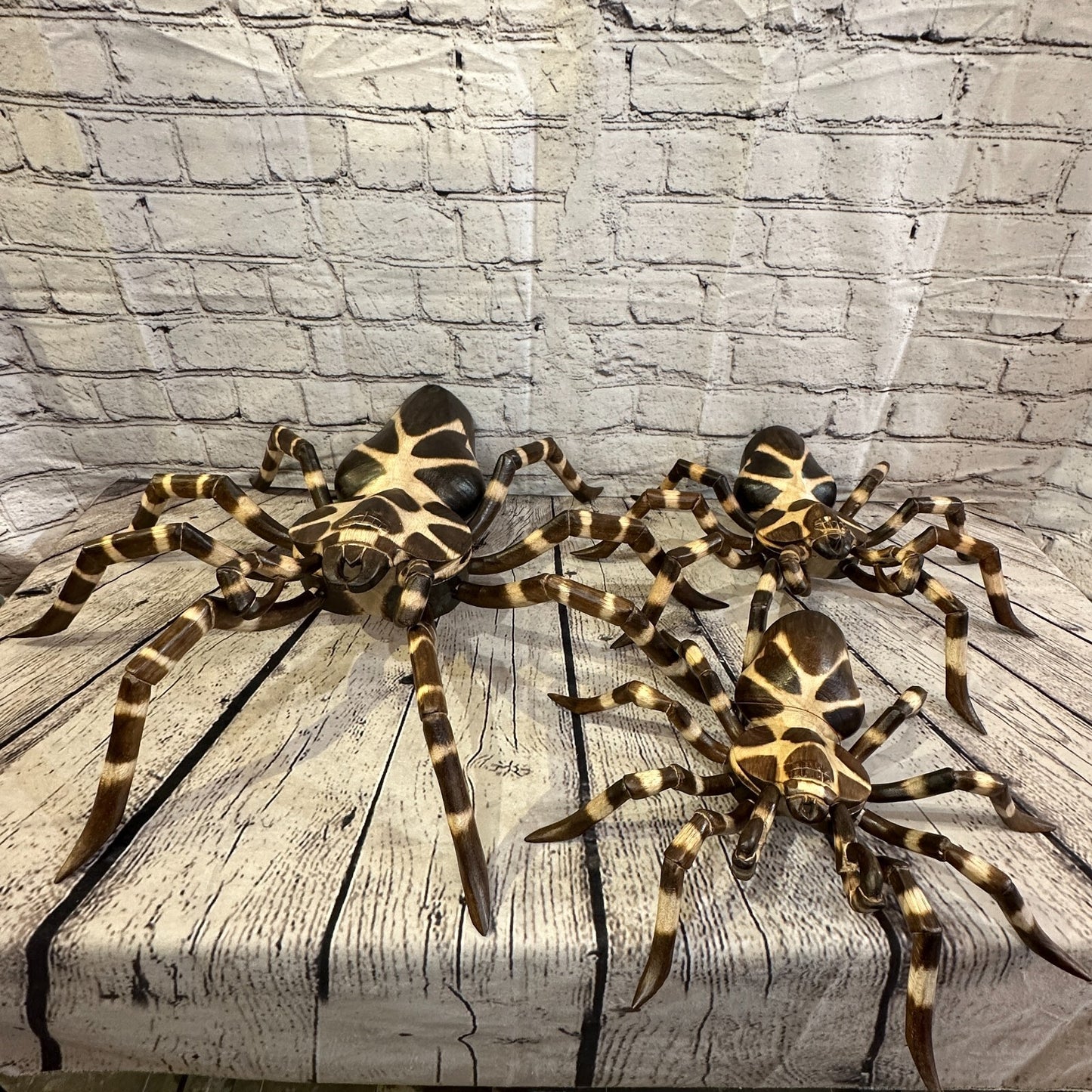 40cm x 35cm Wooden Spider Carving Hand Carved Walking Spider Tarantula Statue