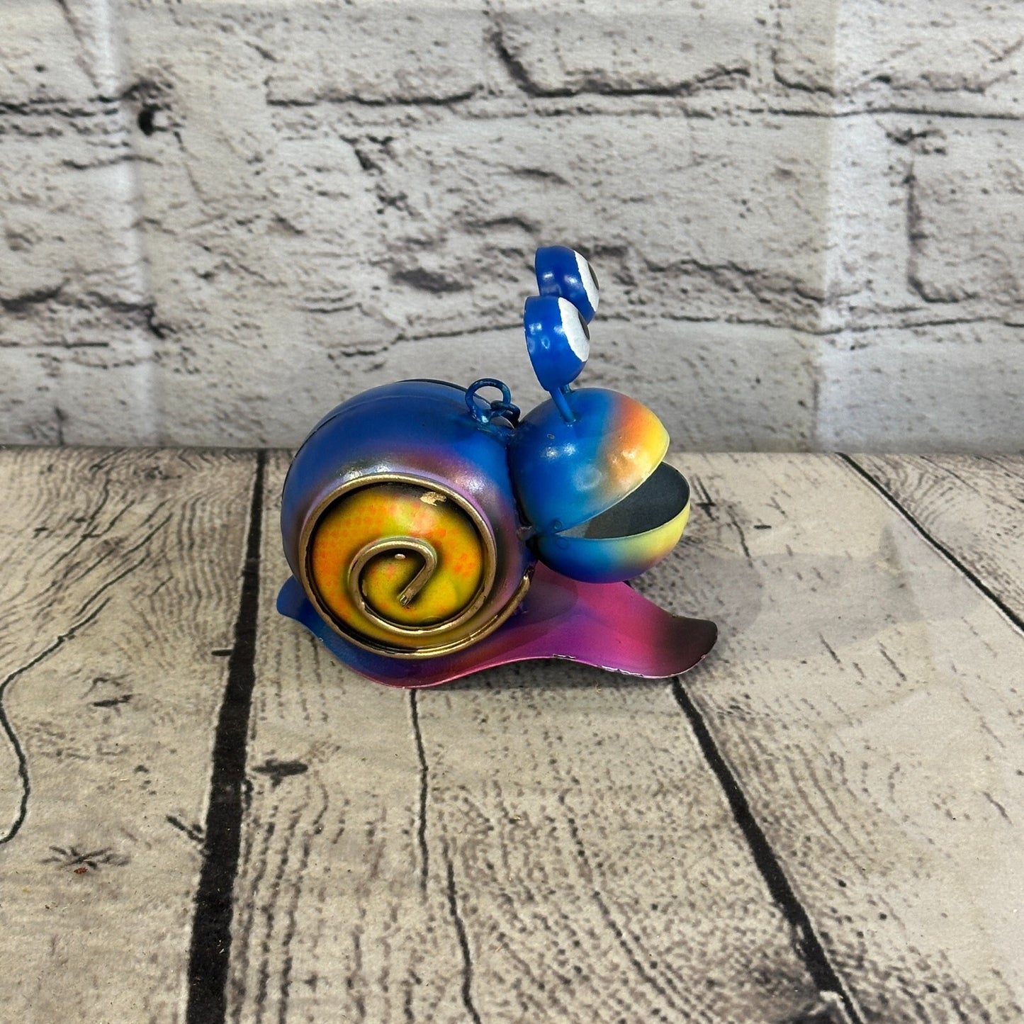 10cm x 10cm Blue Snail Bug Cartoon Hanging Hook Ornament Painted Statue