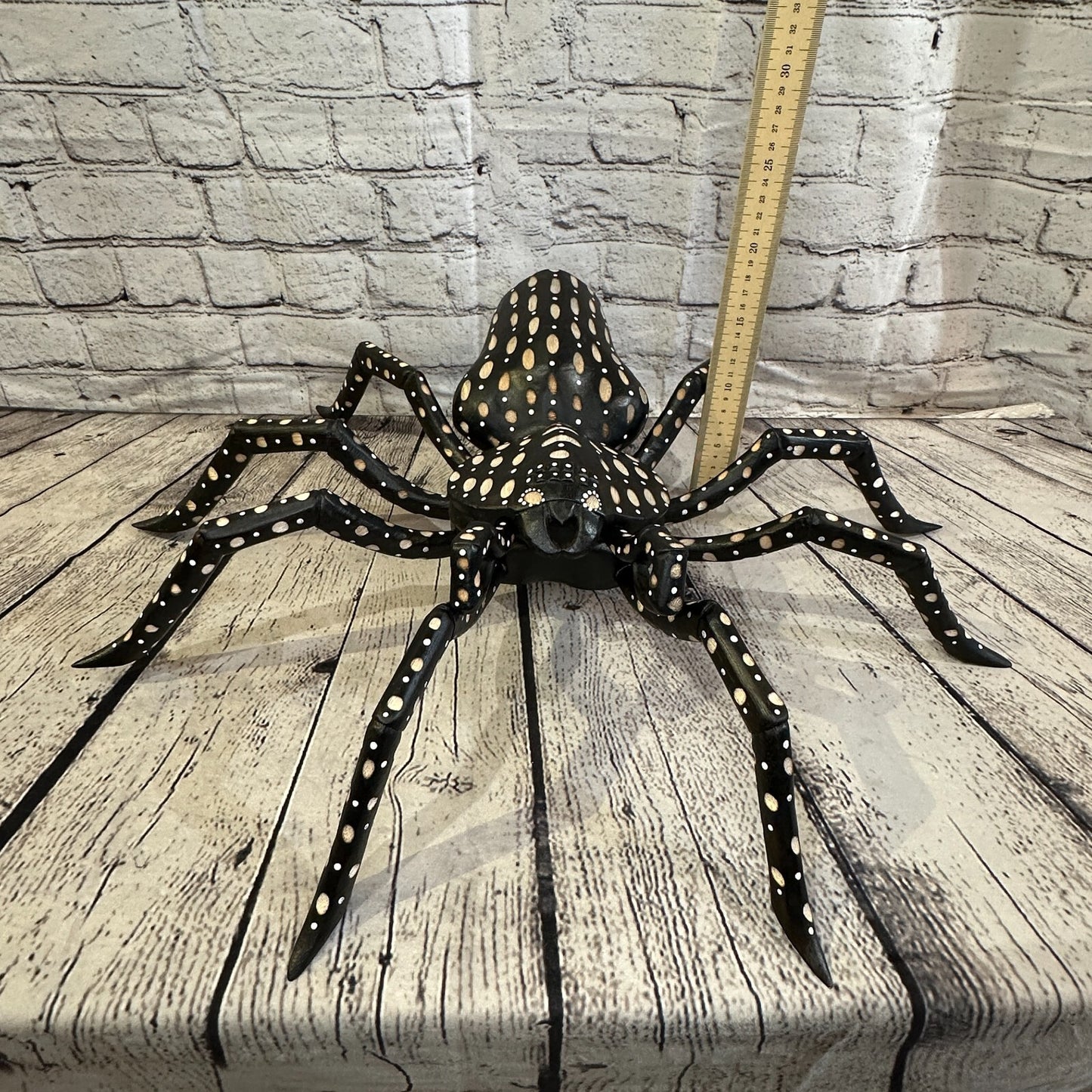 50cm x 45cm Wood Dark Spider Carving Hand Carved Walking Spider Tarantula Statue