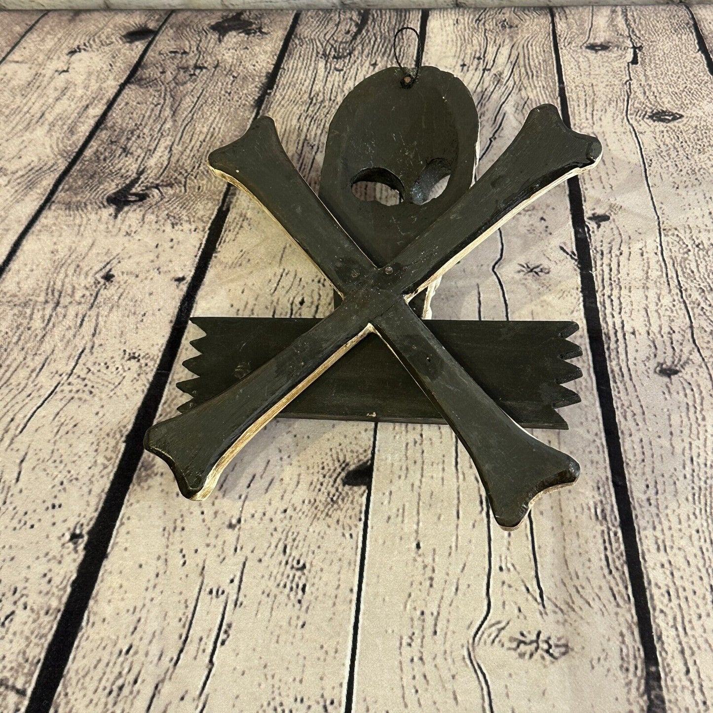 Skull & Crossbones Keep Out Pirate Sign Door Plaque 20cm x 20cm Handmade