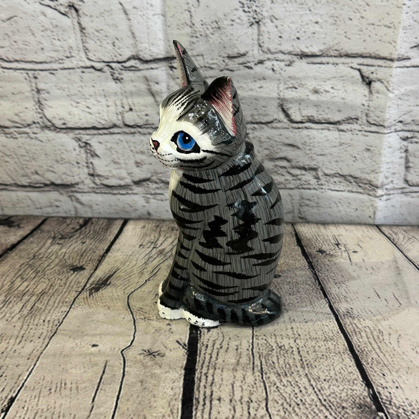 20cm x 10cm Grey & White Sitting Style Painted Wooden Hand Carved Cat Wooden