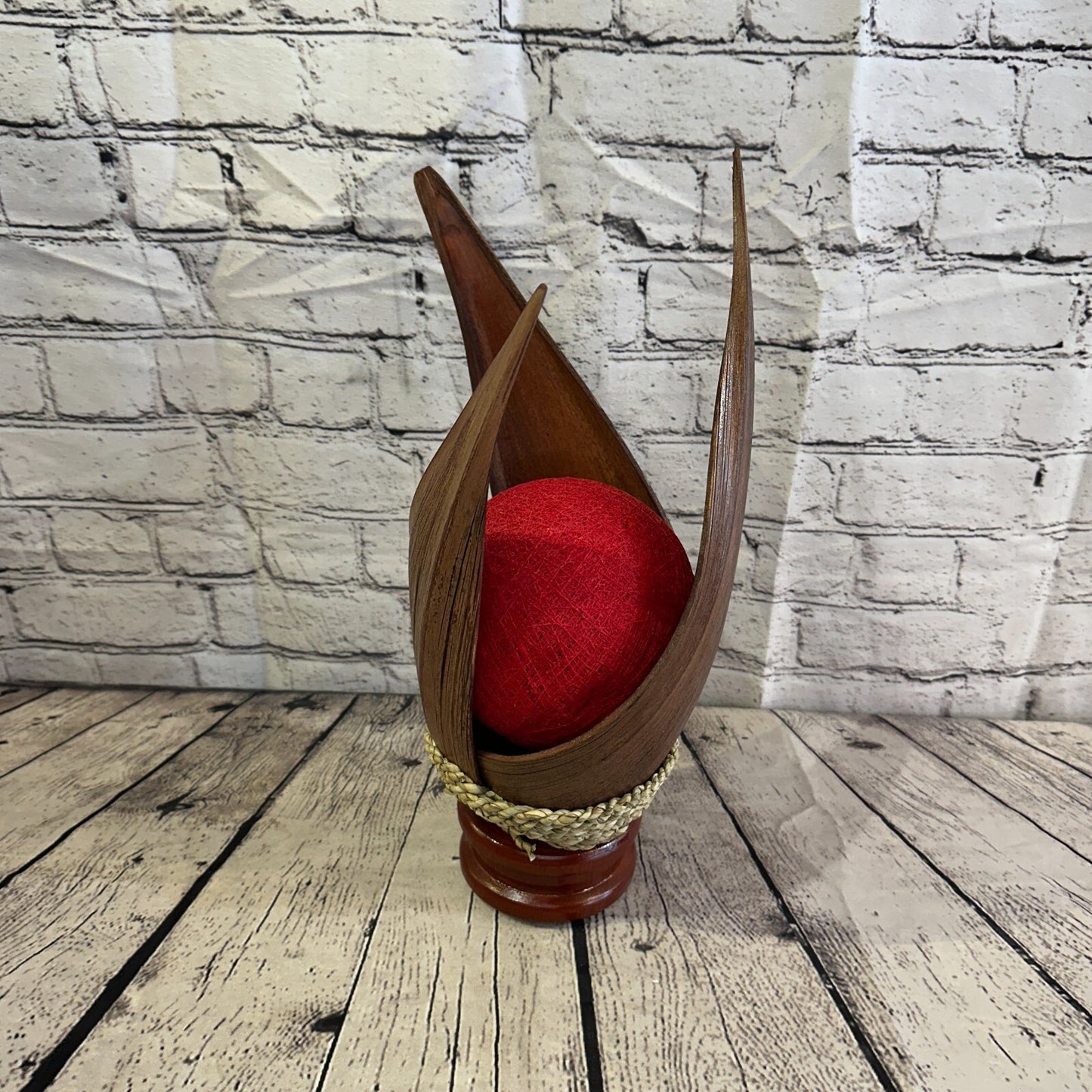 Red Light Brown Natural 40cm Tall Leaf Lamp Twist LED UK Mains Plug Design 1
