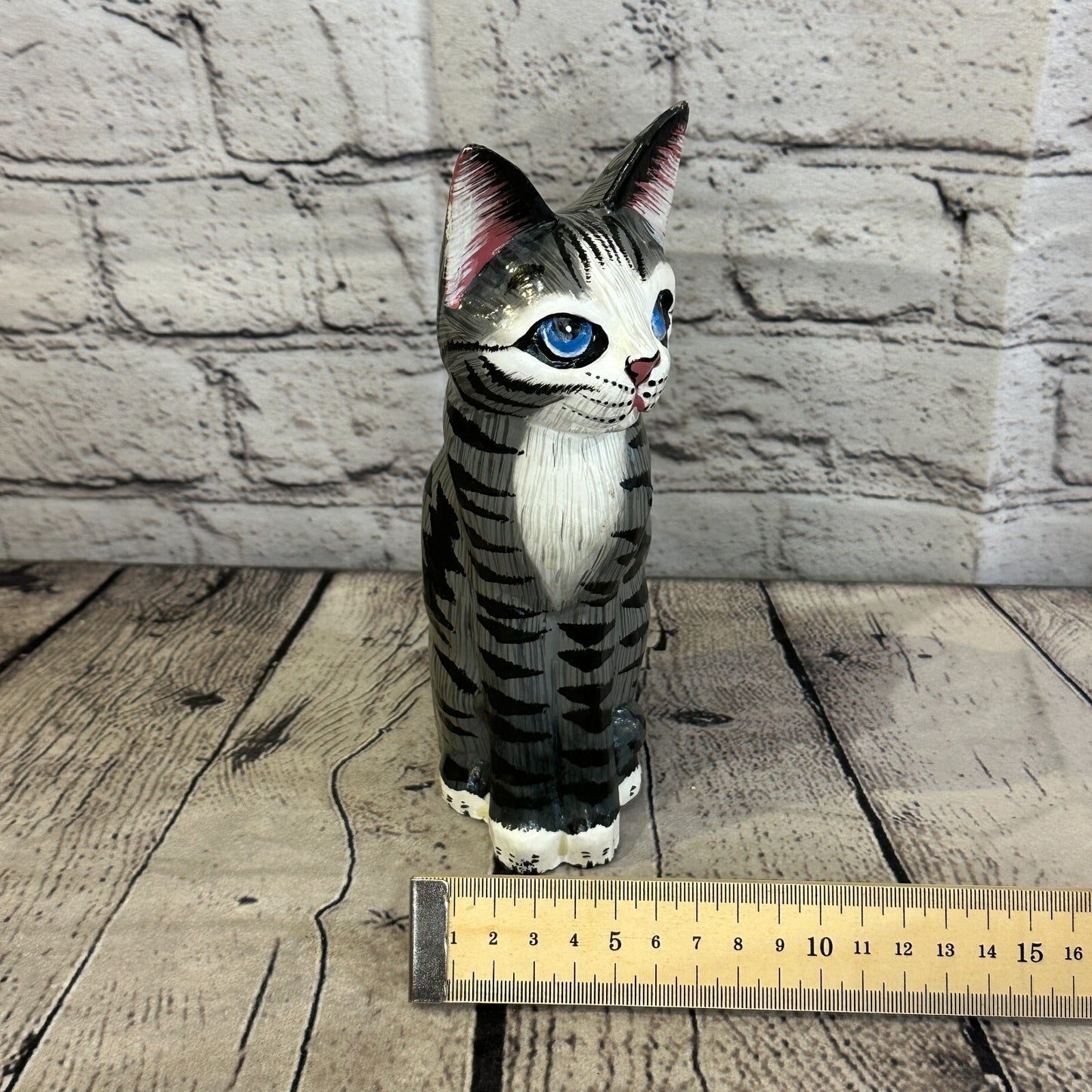20cm x 10cm Grey & White Sitting Style Painted Wooden Hand Carved Cat Wooden