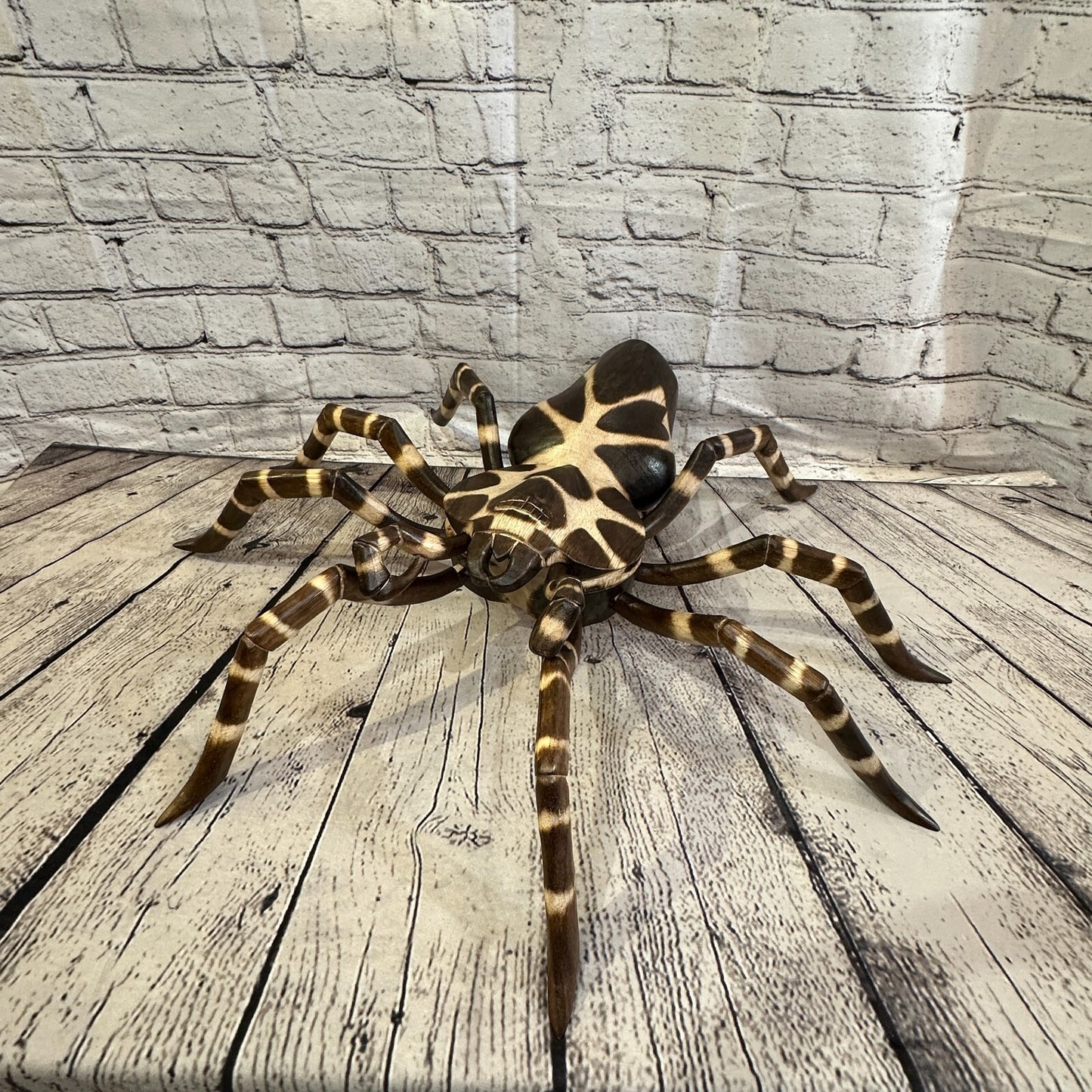 50cm x 45cm Wooden Spider Carving Hand Carved Walking Spider Tarantula Statue