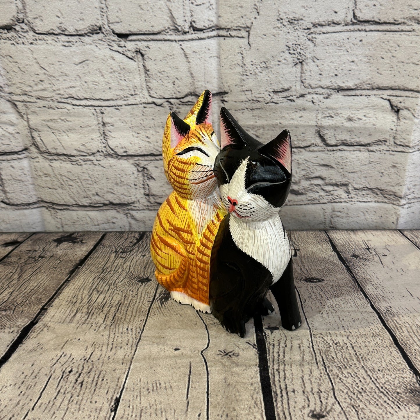 20cm x 15cm Orange / Black Style Painted Wooden Hand Carved Kissing Cat Wooden
