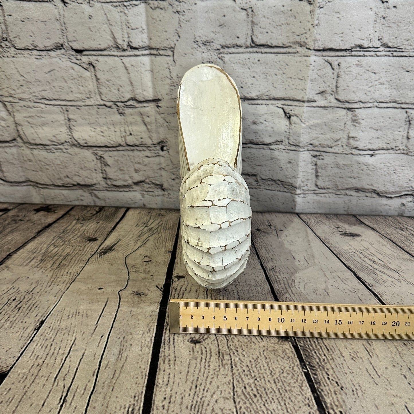 25cm White Polish Nautilus Shell Ornament Decor Carved Light Wood Parcel Figure