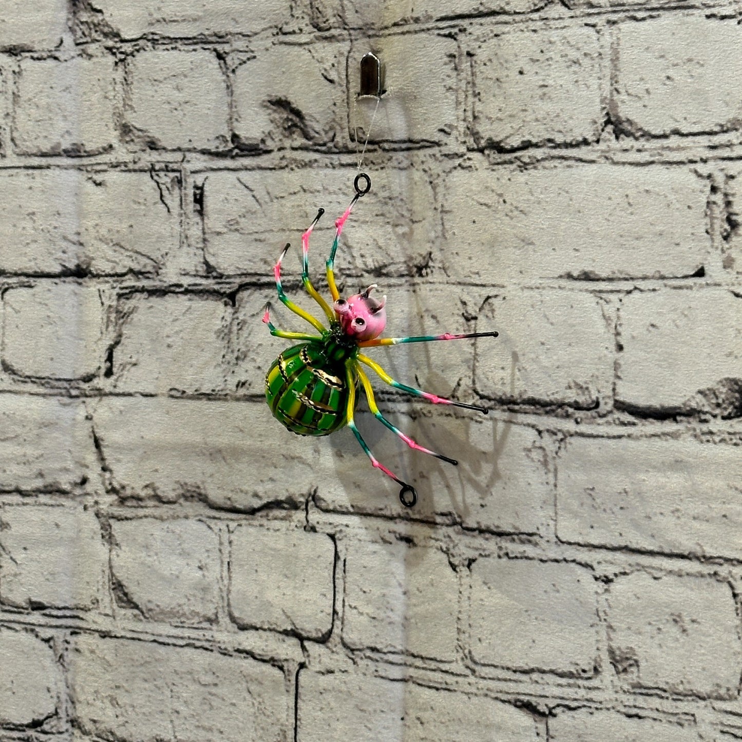 12cm x 8cm Green Pink Spider Bug Metal Tin Wall Hanging Ornament Painted Statue