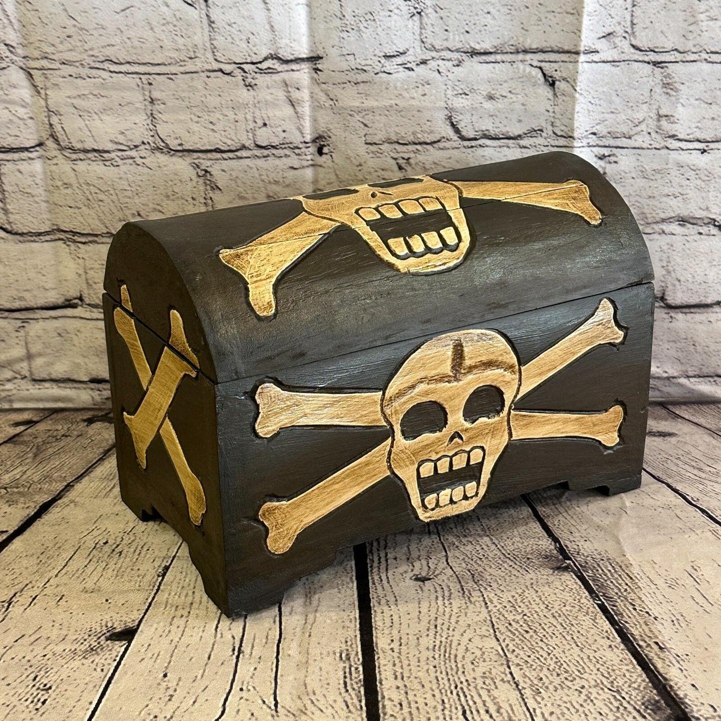 26cm x 20cm x 15cm Skull Bones Wood Box Wooden Chest Storage Craft Handles Lid