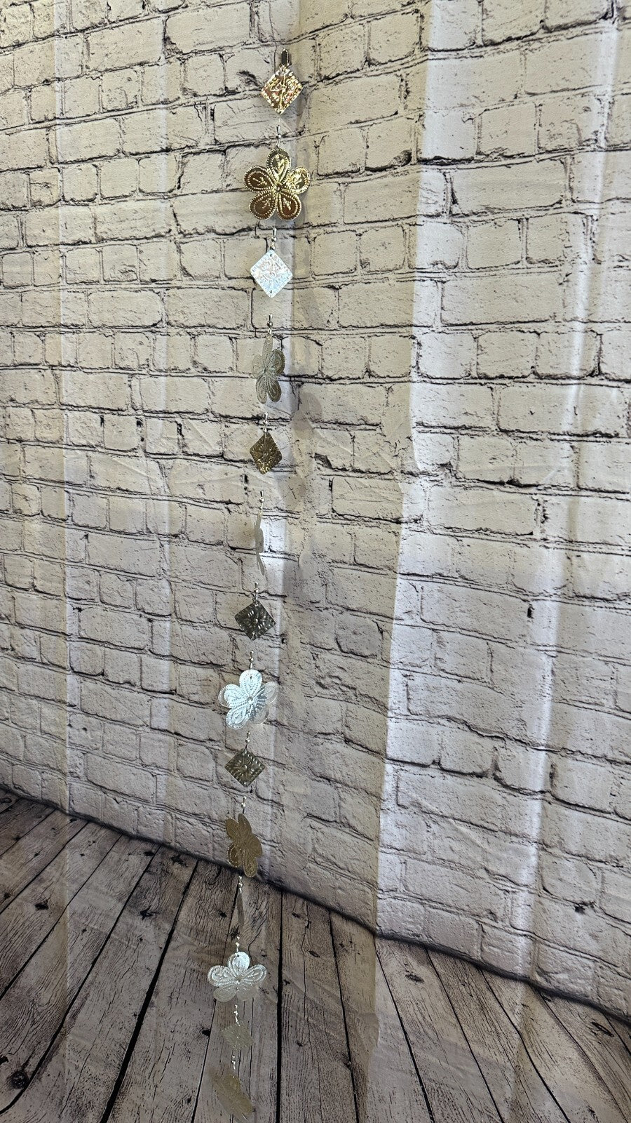 Aluminium Stamped Sitting Flower String Wall Hangings Home Decoration