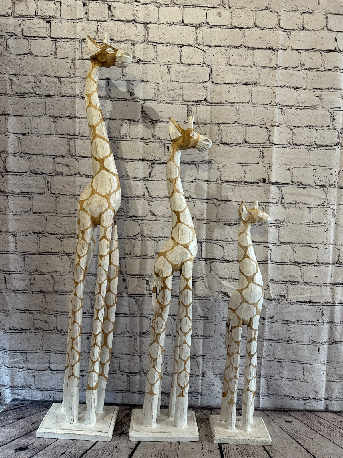 100cm White Dot Painted Wood Giraffe Tall Statue Wood Modern Hand Carved Painted