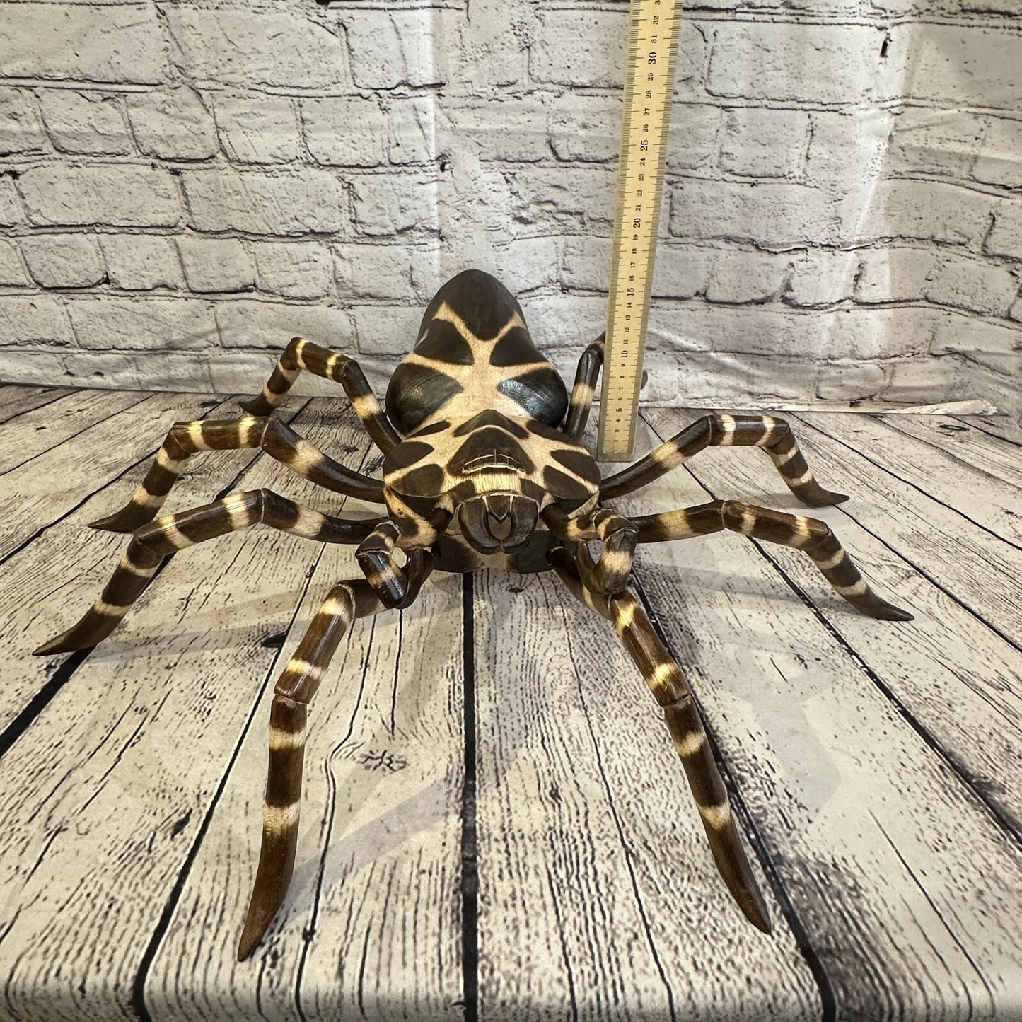50cm x 45cm Wooden Spider Carving Hand Carved Walking Spider Tarantula Statue