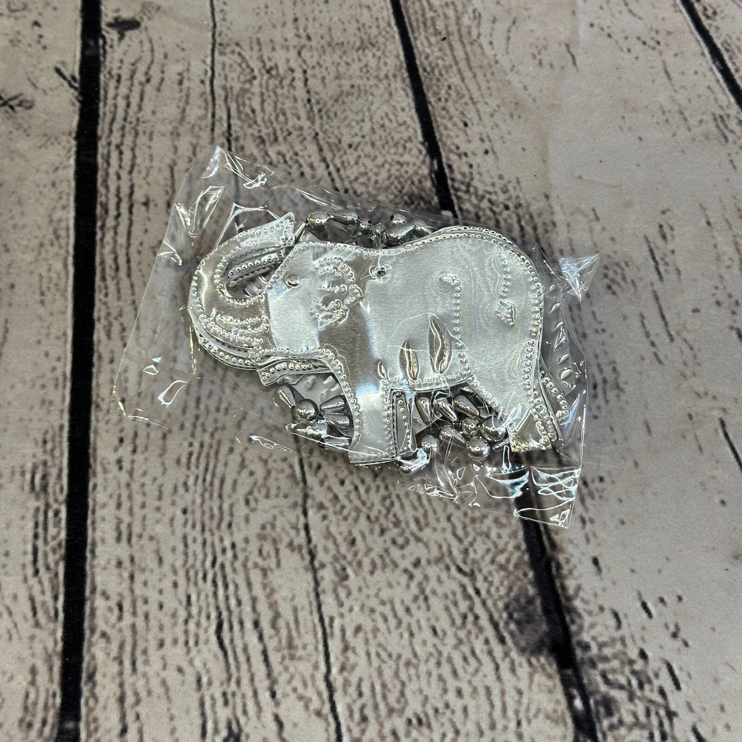 Aluminium Stamped Sitting Elephant String Wall Hangings Home Decoration