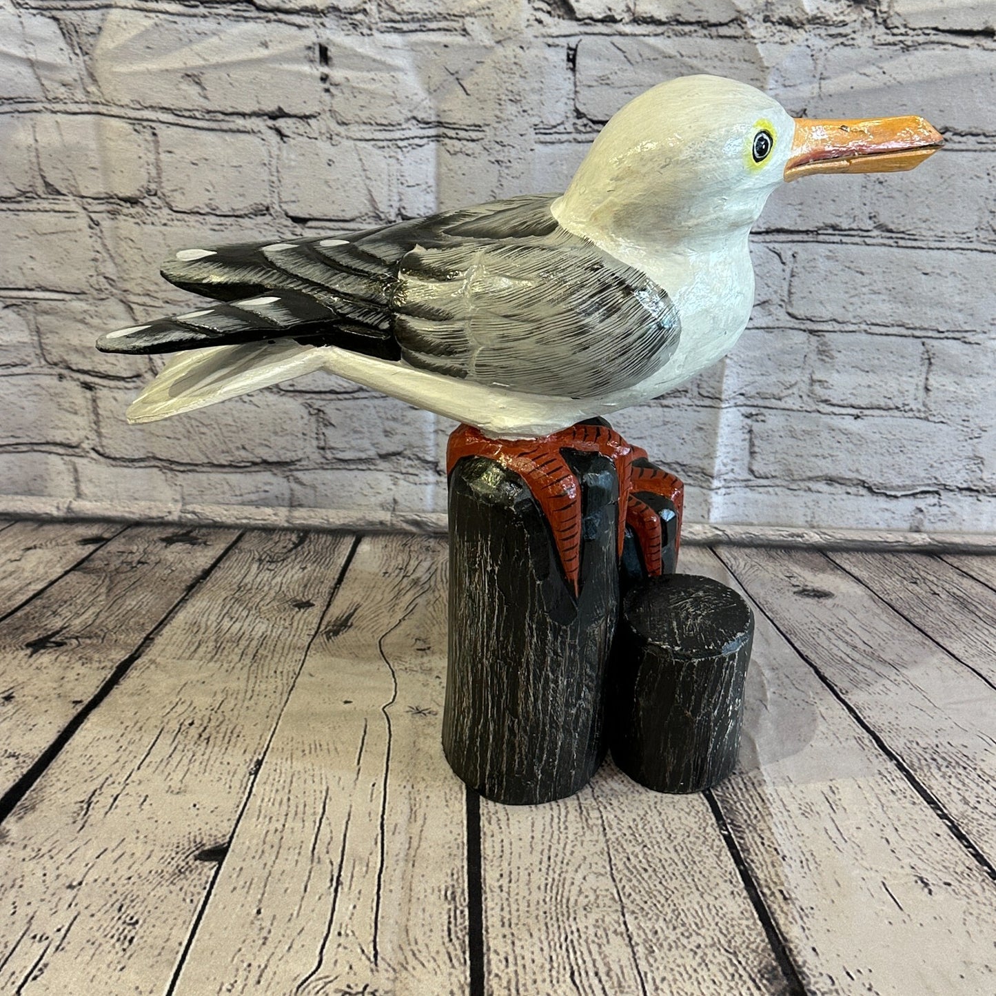 45cm x 35cm Seagull Ornament Wooden Bird Statue Nautical Decor Carved Painted