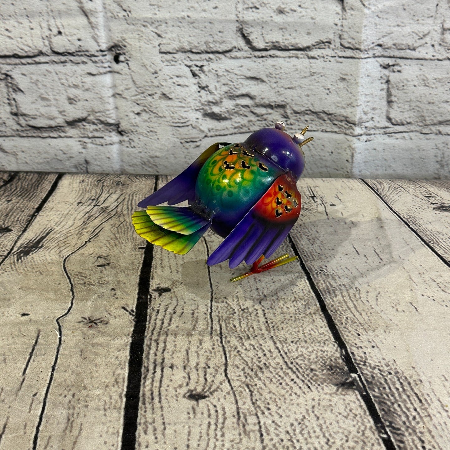10cm x 10cm Bright Purple Bird Metal Tin Wall Hanging Ornament Painted Statue