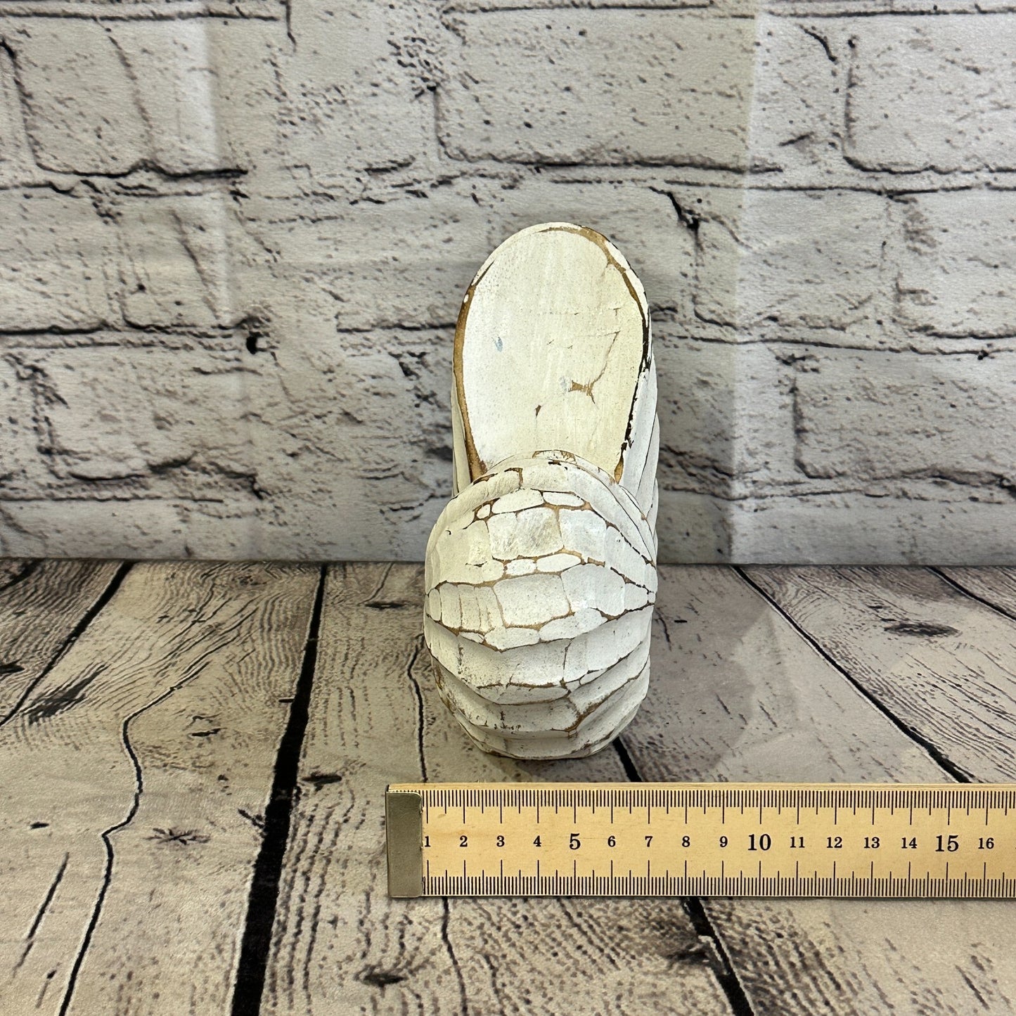 15cm White Polish Nautilus Shell Ornament Decor Carved Light Wood Parcel Figure