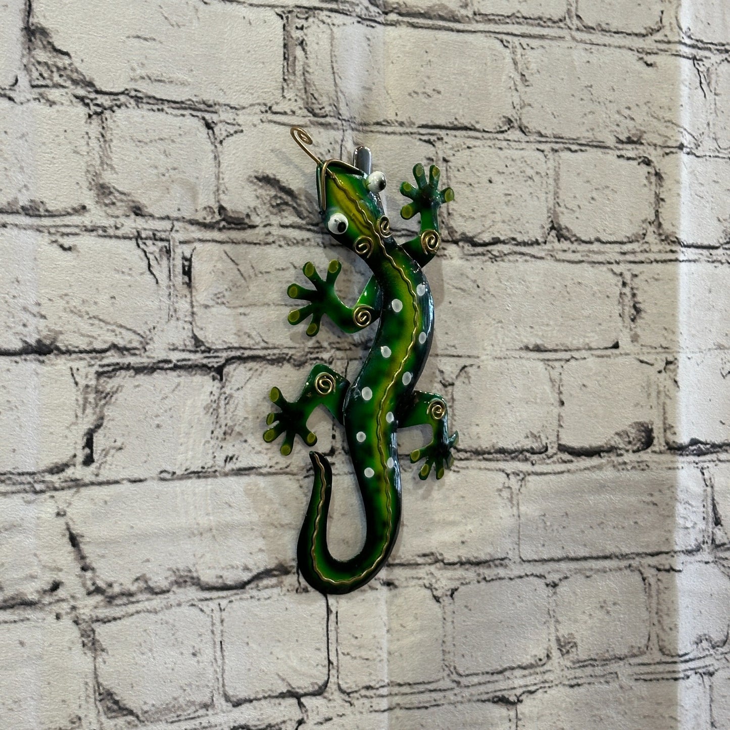 20cm x 10cm Green Gecko Lizard Metal Tin Wall Hanging Ornament Painted Statue