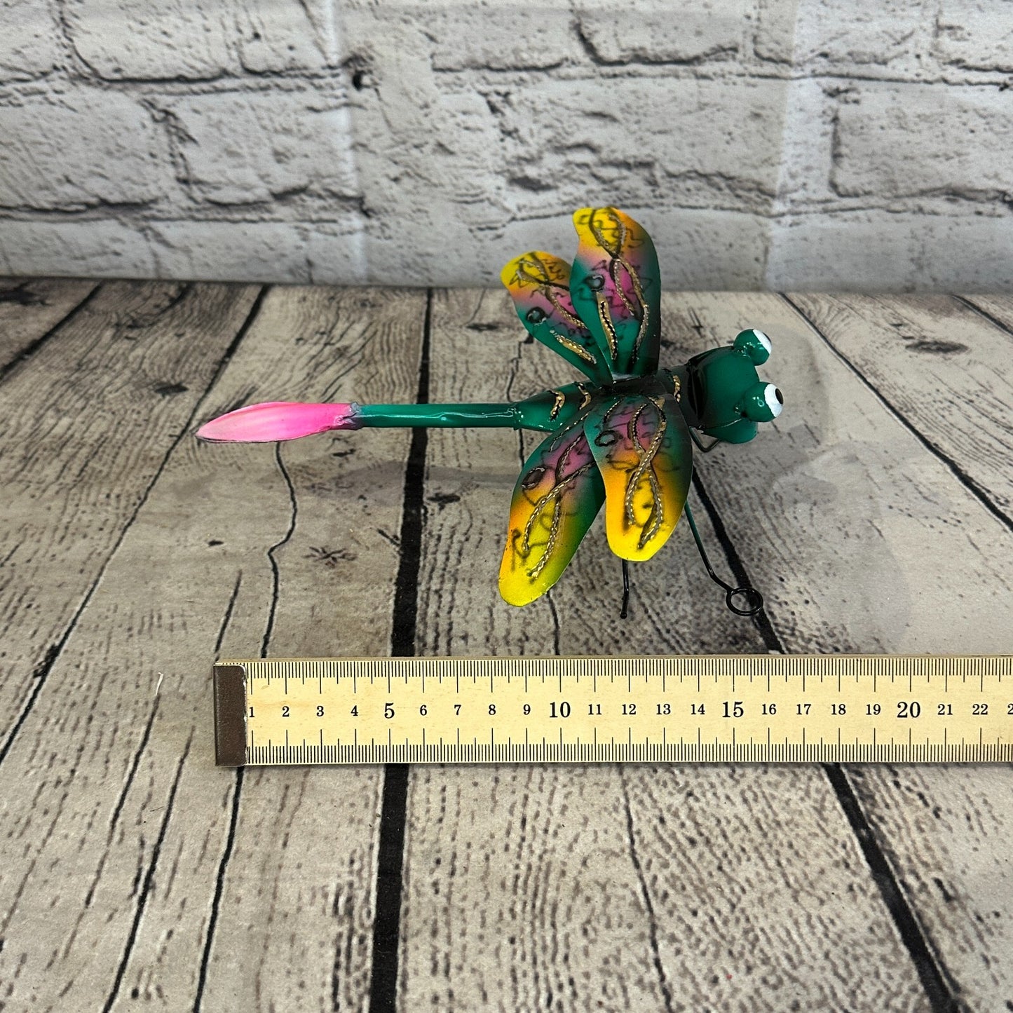 20cm x 15cm Green Dragonfly Bug Metal Tin Wall Hanging Ornament Painted Statue